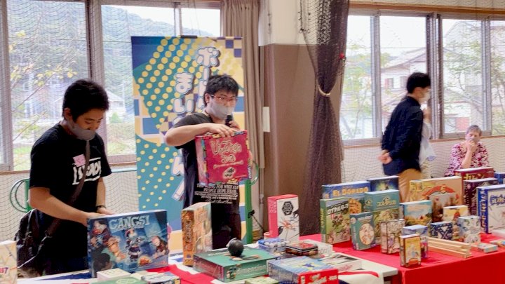 マスクをつけて！世界のボードゲームを楽しもう